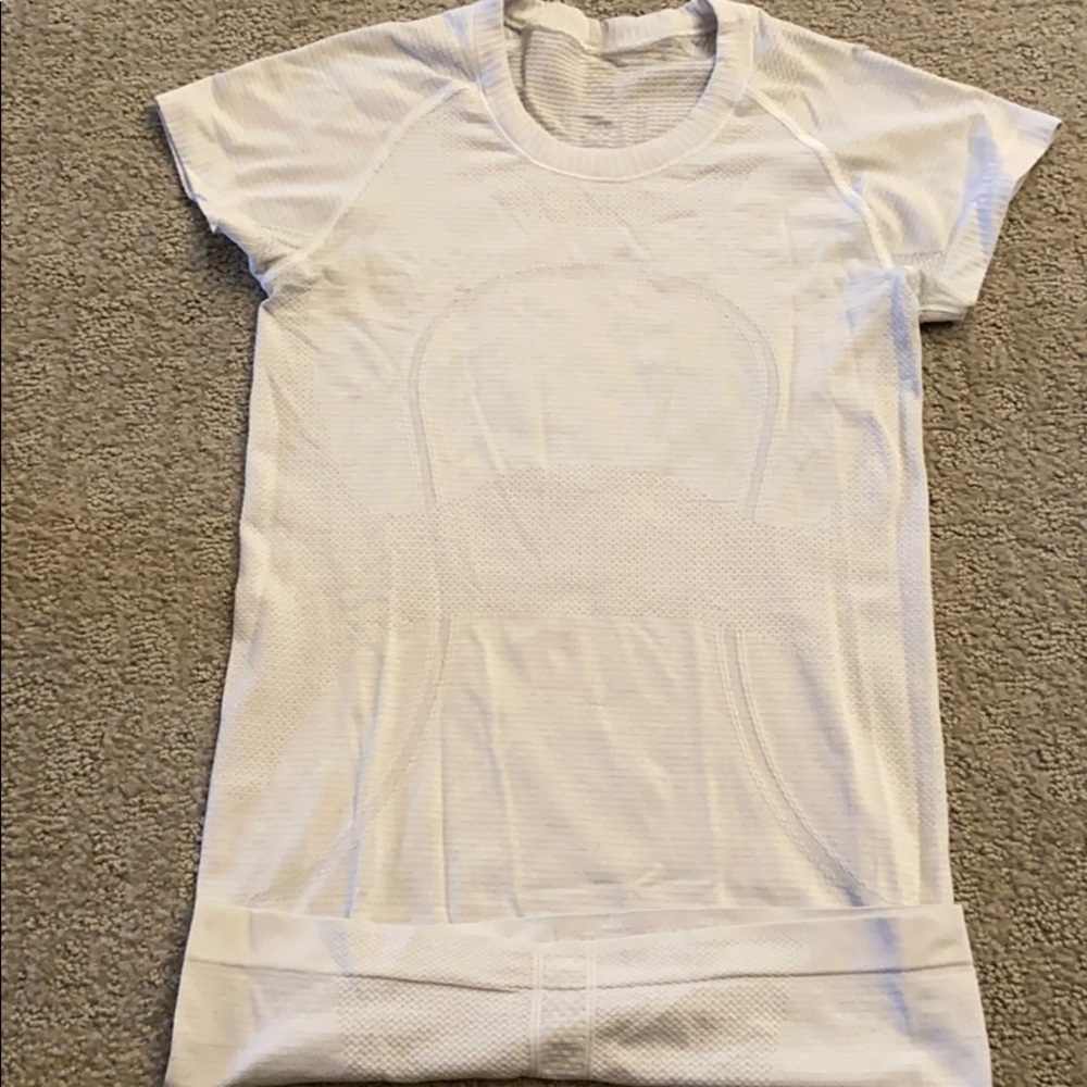 Lulu lemon white tight Tee